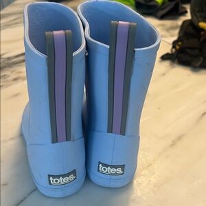 Totes Kids Light Blue Rain Boots with Purple Stripe